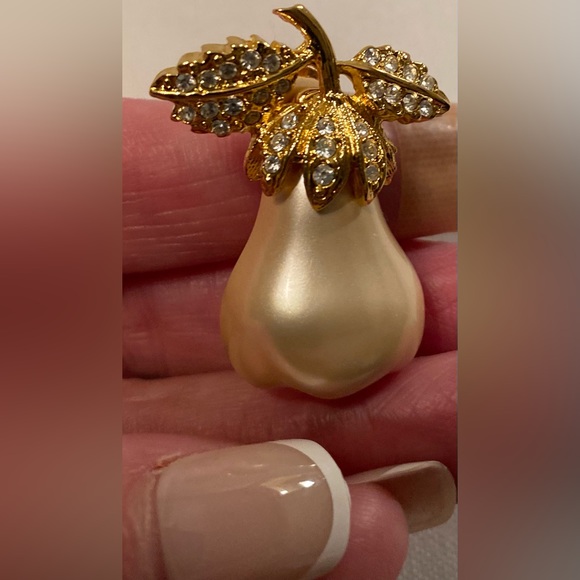 Kenneth Jay Lane KJL Large Pearl Pear Crystals Leaf Gold Clip Earrings & Brooch - Picture 6 of 10